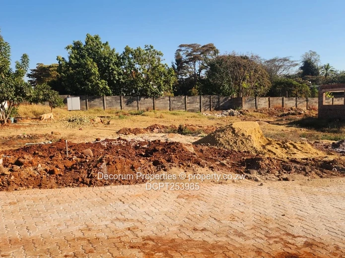 600m2 Cluster Stand in Quinnington, Harare North — Paved, Subdividable (Sole Mandate)