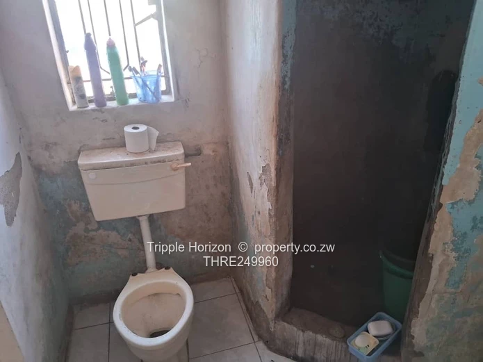 4-Bed House in Kuwadzana – Paved Carport & Electric Gate