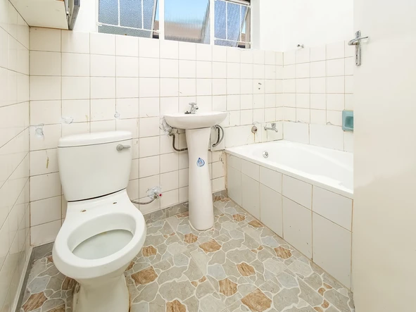 2 Bedroom Flat & Apartment