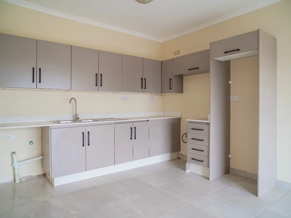 2 Bedroom Flat & Apartment