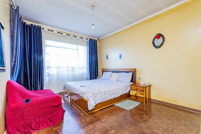 Immaculate Apartment, Ideal Location (Sole Mandate)