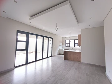 3 Bedroom Flat & Apartment