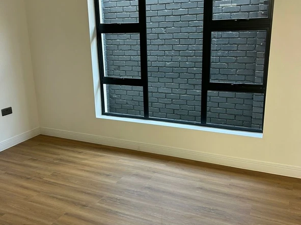 4 Bedroom Flat & Apartment