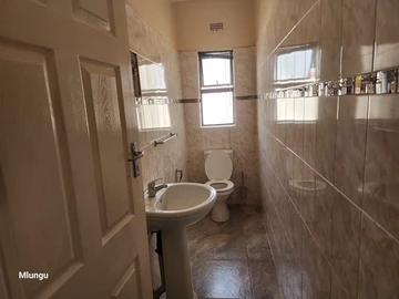 6 Bedroom House