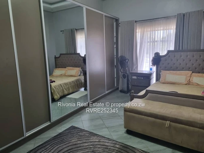 Luxury 5-Bed Highlands Apartment with Double Garage & Borehole