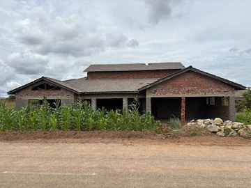 Partially built house in Rockview