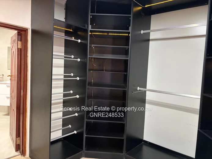 Palatial double story for sale in Gletwin