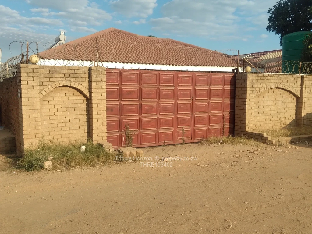 4 Bed Houses for Sale in Damofalls THRE193402