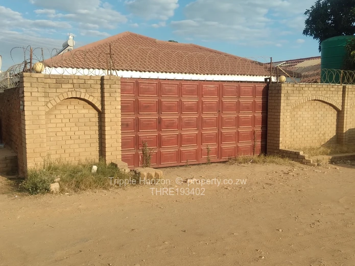 4 Bed Houses for Sale in Damofalls THRE193402