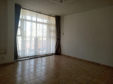 2 Bedroom Flat & Apartment