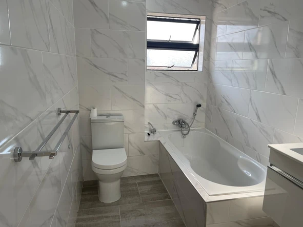 4 Bedroom Flat & Apartment