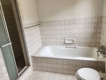 3 Bedroom Flat & Apartment