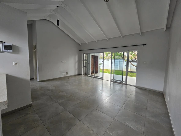 3 Bedroom Flat & Apartment