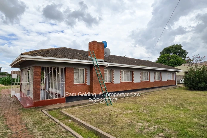 Four Bed Property With Great Potential (Sole Mandate)