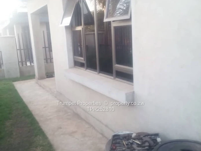 Aspindale Park 4-Bed House with Flatlet, Paved Parking & Verandah