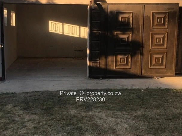 Full house for rent in Mvurwi contact