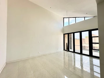 4 Bedroom Flat & Apartment