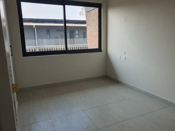2 Bedroom Flat & Apartment