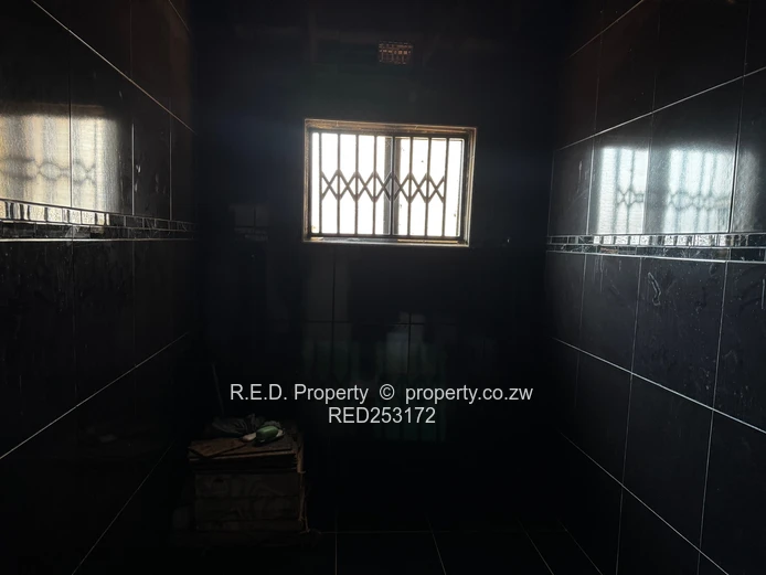 Family Home with Room to Make It Your Own In Mahatshula!