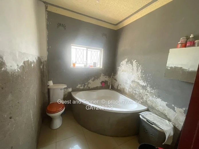 6 bedroom House For Sale In Cold Comfort