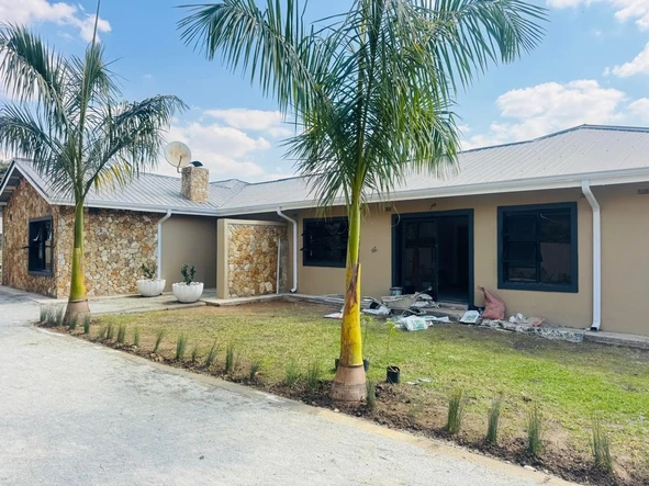 6 Bedroom House