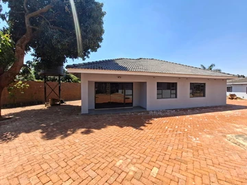 3 Bedroom Garden Flat