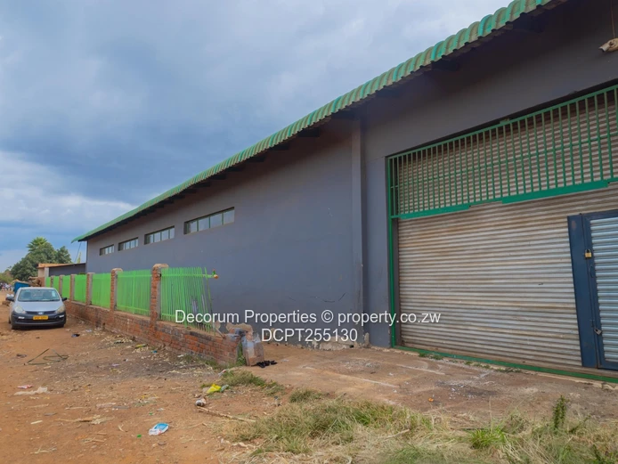 Dzivarasekwa 1765m² Shop & Warehouse with Yard for sale (Sole Mandate)