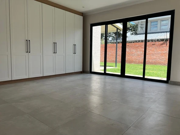 3 Bedroom Flat & Apartment