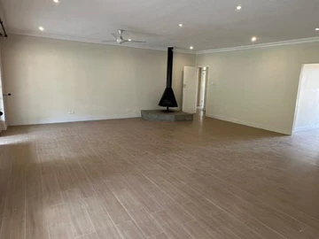 4 Bedroom Flat & Apartment