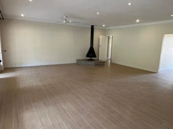 3 Bedroom Flat & Apartment