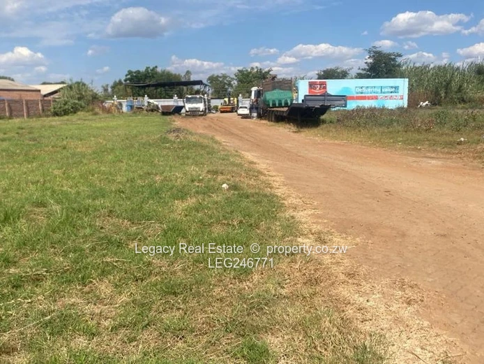 Rare 6638sqm Investment Opportunity With Road Frontage,High-Potential Development Land With Borehole