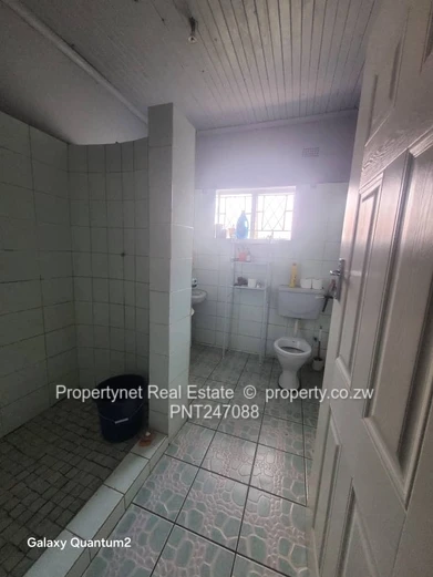Neat Zimre Park Residential House For Sale!!!