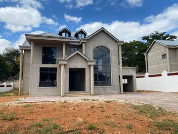 4 Bedroom Flat & Apartment