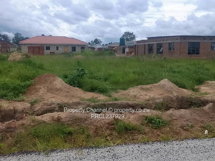 Serviced 200m² Stand on Tarred Main Road, Glen View 1