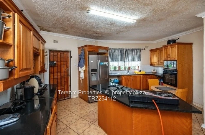 Spacious 4-Bedroom Home For Sale In Knowe Phase 2, Norton