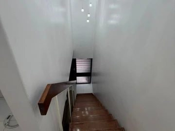 2 Bedroom Flat & Apartment