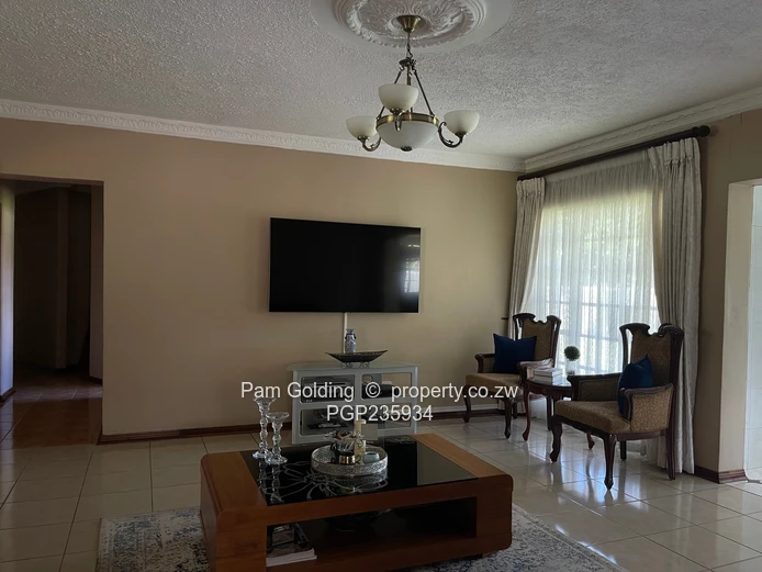 Executive home in Helensvale