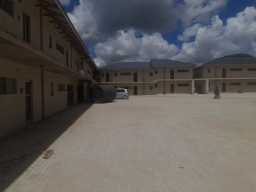 2 Bedroom Flat & Apartment