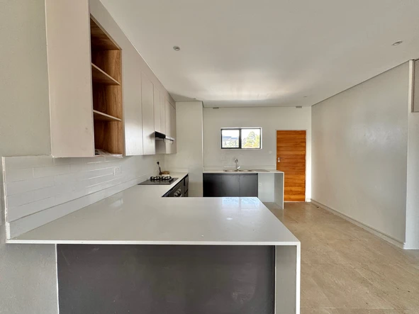 3 Bedroom Flat & Apartment