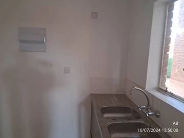 2 Bedroom Flat & Apartment