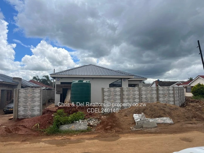 Modern 4 Bedroomed House on Corner Stand