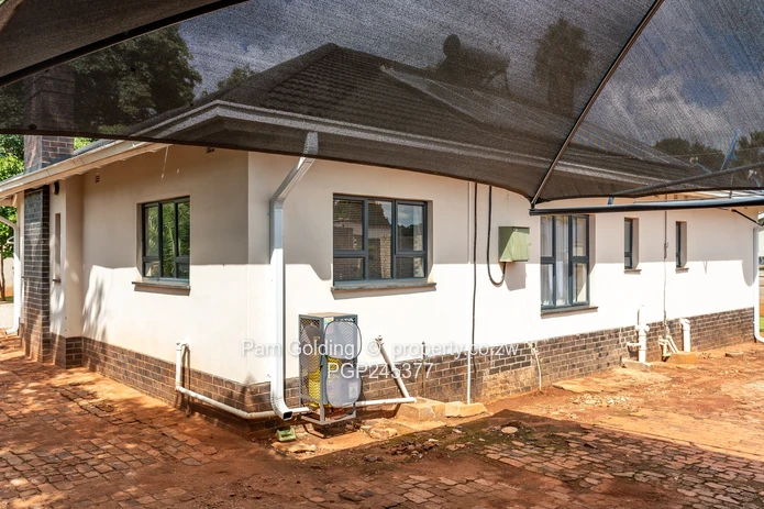 4- bedroom En suite Home on 1160sqm in Hillside