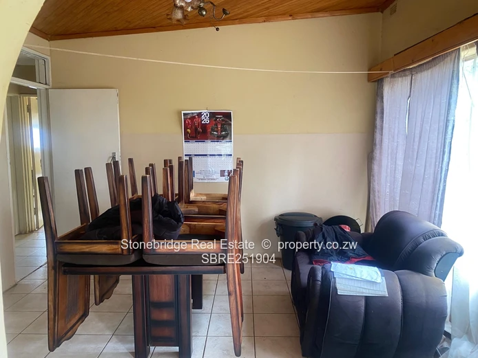 Woodville Park Cottage on 2 Acres of land for sale