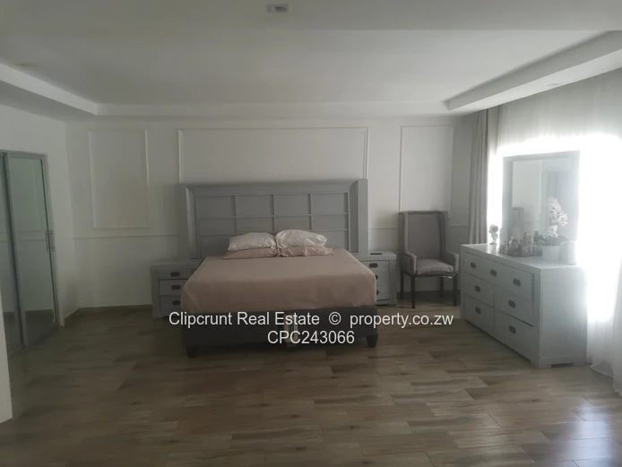 Ashdown Park - Neat and Modern House For Sale