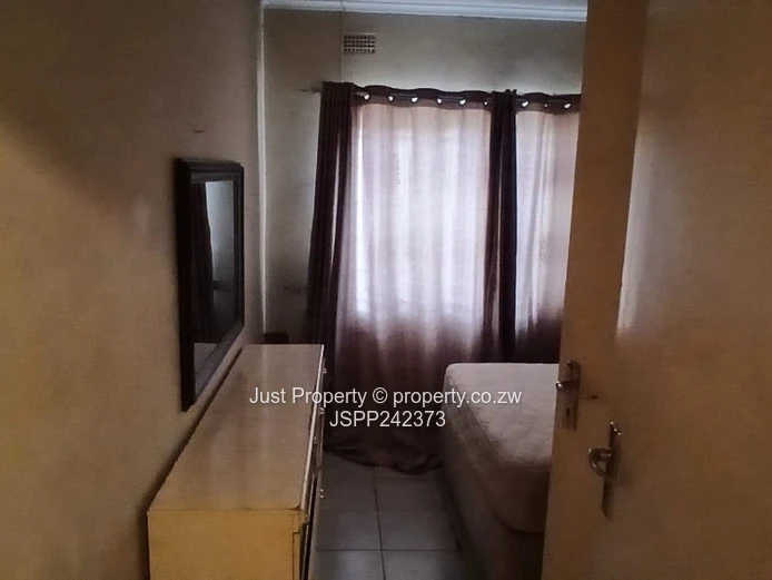 Clean 3 Bed House to Rent- Commercial/Residential