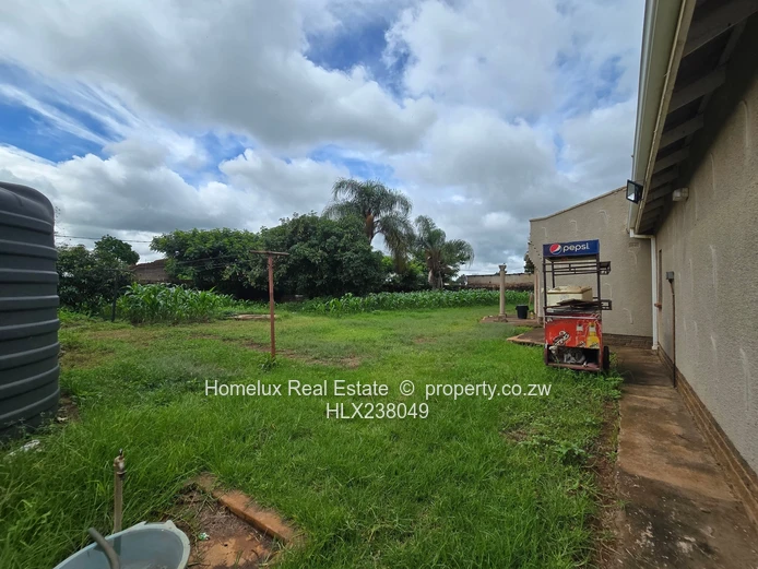 Elegant 4-Bedroom Family Home in Norton Knowe