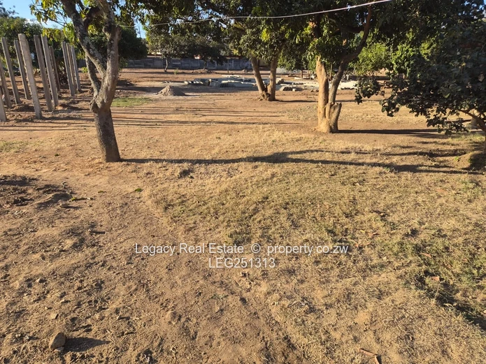 Prime Stand With Cottage & Borehole | Masotcha Ndhlovu