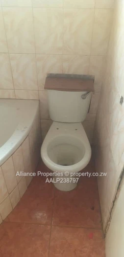 Prime Twinlakes Investment: 4-Bed Main Home + Instant Rental Income