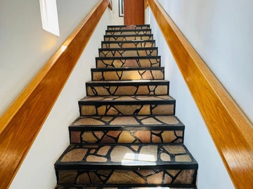 Farm & Agricultural Land