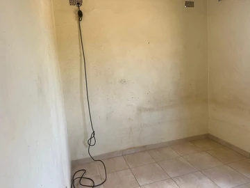 2 Bedroom Flat & Apartment